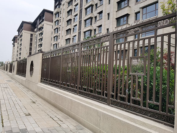 別墅圍墻護(hù)欄