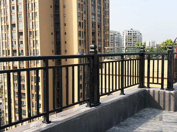 陽臺欄桿材質有哪些？