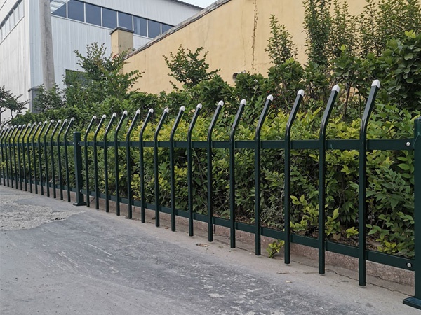工廠草坪護欄圖片