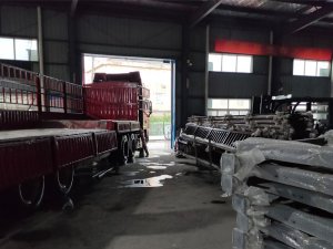 金用護欄2020年7月18日鋅鋼陽臺護欄產品裝車發(fā)貨！