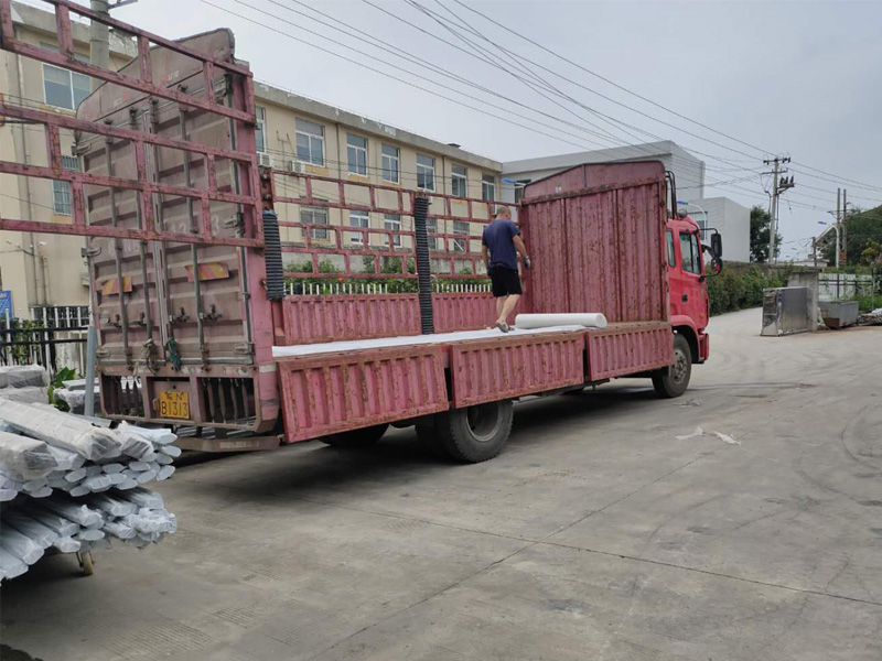 金用護欄2020年7月24日鋅鋼樓梯扶手裝車發貨！
