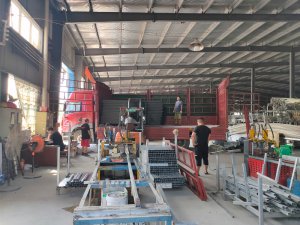 金用護欄2020年8月18日鋅鋼窗戶護欄裝車發(fā)貨！