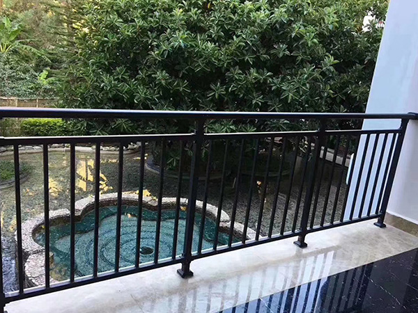 陽(yáng)臺(tái)護(hù)欄選購(gòu)方法