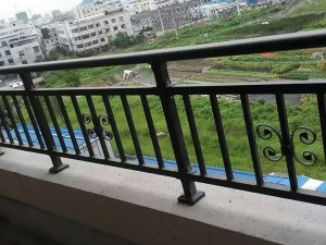 為什么大家喜歡采購鋅鋼陽臺護欄？原因在這里！