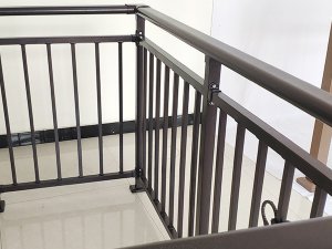 噴塑陽臺(tái)護(hù)欄與噴漆陽臺(tái)護(hù)欄相比有什么優(yōu)勢(shì)？