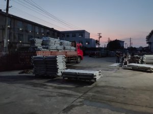 金用護欄2020年9月19日鋅鋼百葉窗發(fā)貨！