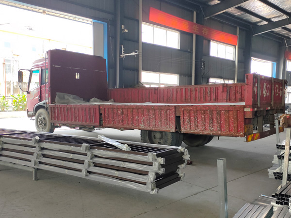 金用護(hù)欄2020年9月30日鋅鋼陽臺護(hù)欄發(fā)貨！