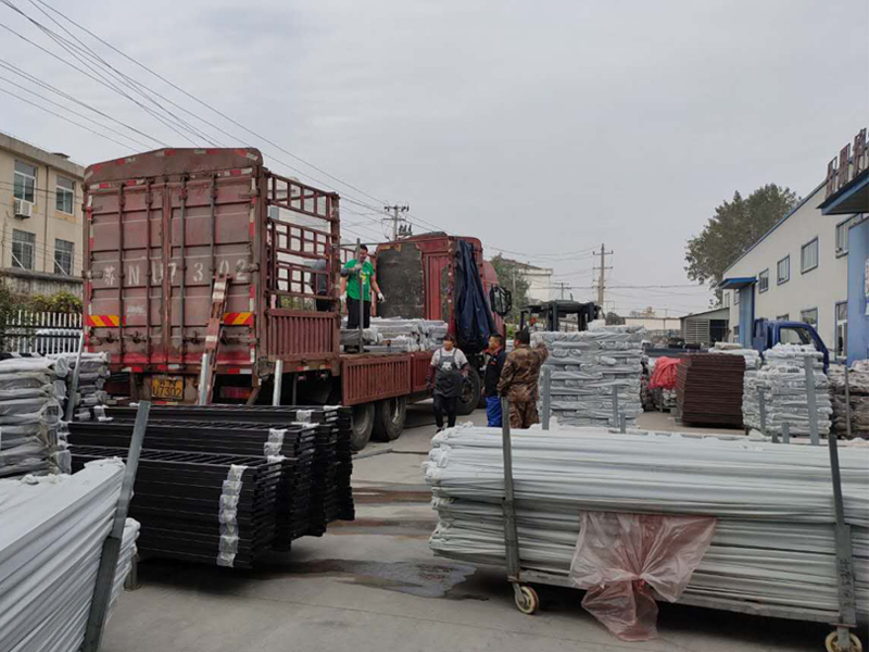 金用護欄2020年10月26日上午鋅鋼陽臺護欄發貨！