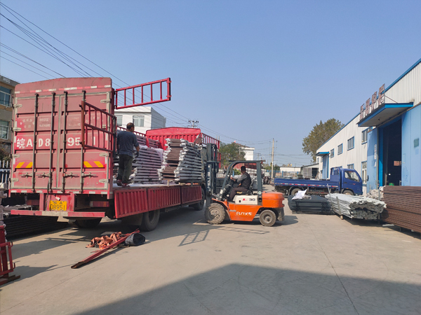 金用護欄2020年10月26日上午鋅鋼飄窗護欄發貨！