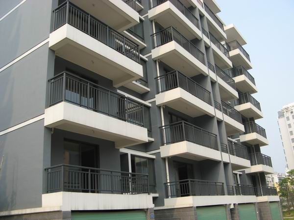 鋅鋼護(hù)欄好不好？