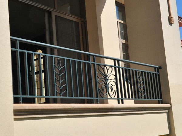 如何鑒別鋅鋼護欄質量的好壞？