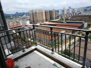 鋅鋼護(hù)欄價格會受到哪些因素的影響？