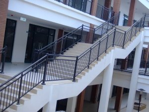 鋅鋼護(hù)欄定制需要注意哪些？