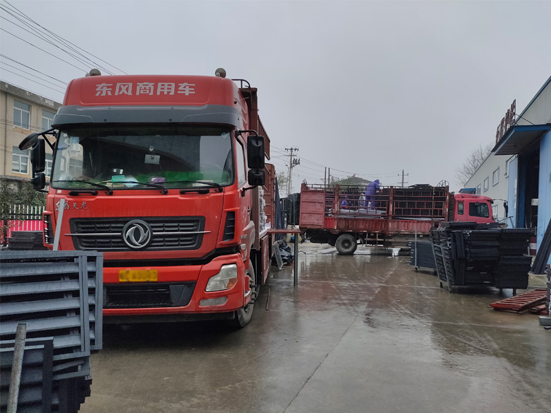 金用護欄2020年12月2日鋁合金百葉窗發貨！