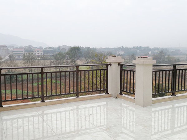 鋅鋼護欄多少錢一米？