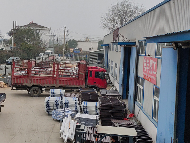 金用護欄2020年12月10日鋅鋼百葉窗發貨！