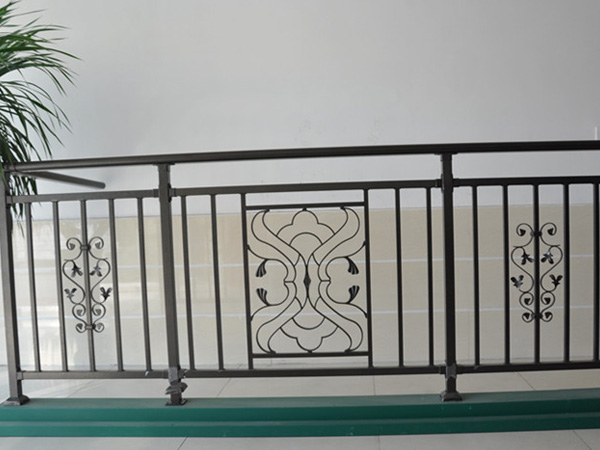 鋅鋼護欄為什么比較耐用？