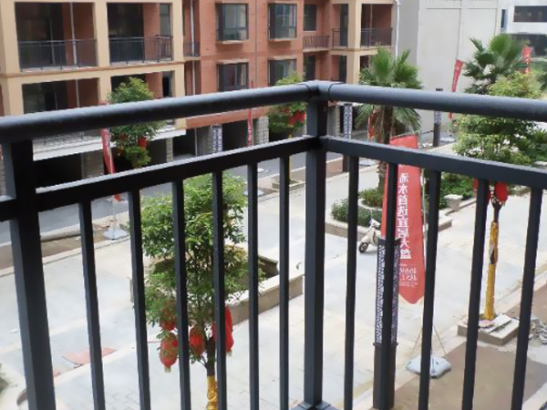 安徽護(hù)欄廠家哪家的產(chǎn)品性價比高？