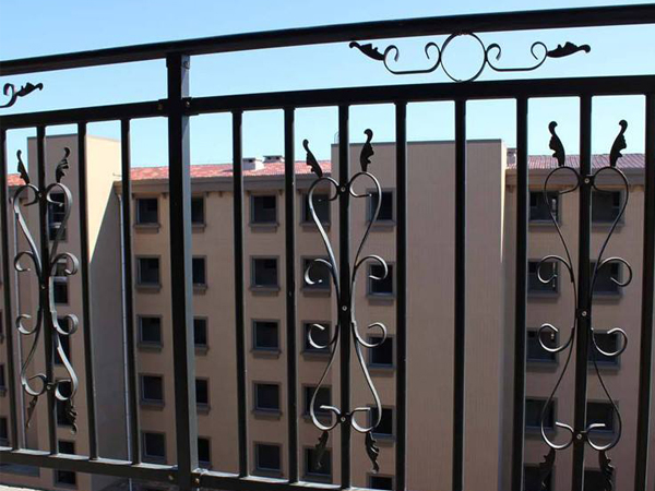 鋅鋼護(hù)欄價格計算方法