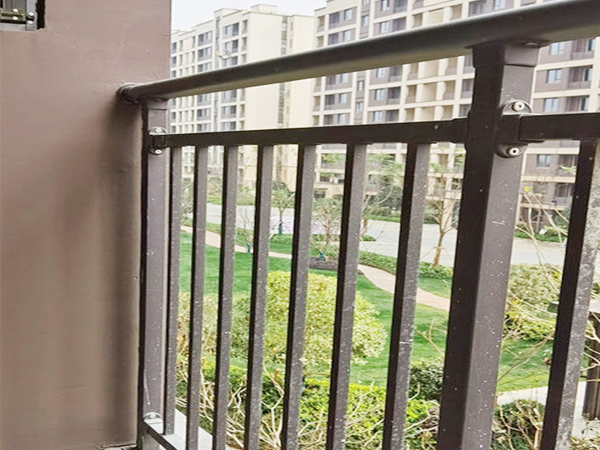 陽臺護欄在哪家定做最便宜？