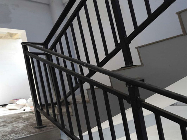 樓梯扶手多少錢一平方米？