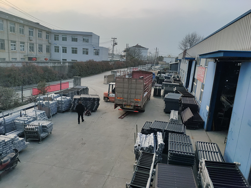 金用護欄2021年3月13日百葉窗發貨！