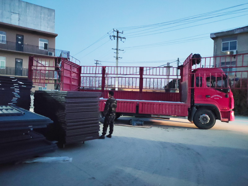 金用護欄2021年3月22日鋁合金百葉窗發貨！