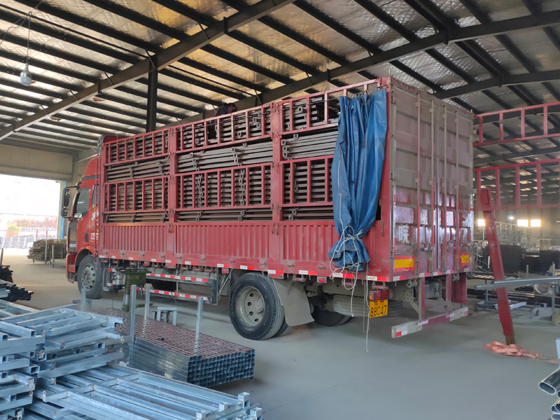 金用護欄2021年3月25日鋅鋼連廊欄桿發貨！