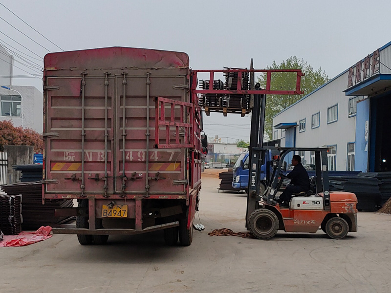 金用護(hù)欄2021年4月7日鋅鋼空調(diào)欄桿發(fā)貨！