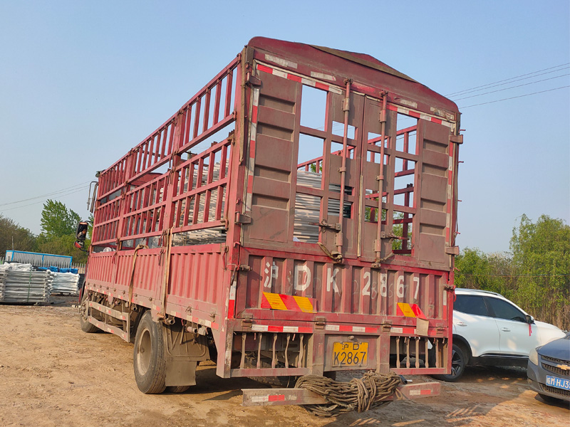 金用護欄2021年4月15日鋅鋼圍墻護欄發貨！