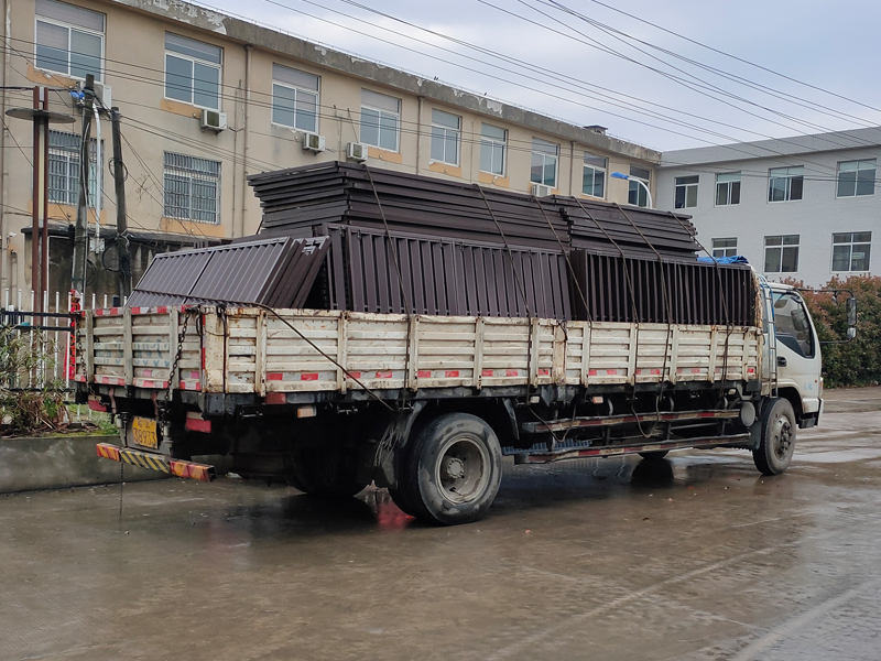 金用護欄2021年4月21日鋁合金百葉窗發(fā)貨！