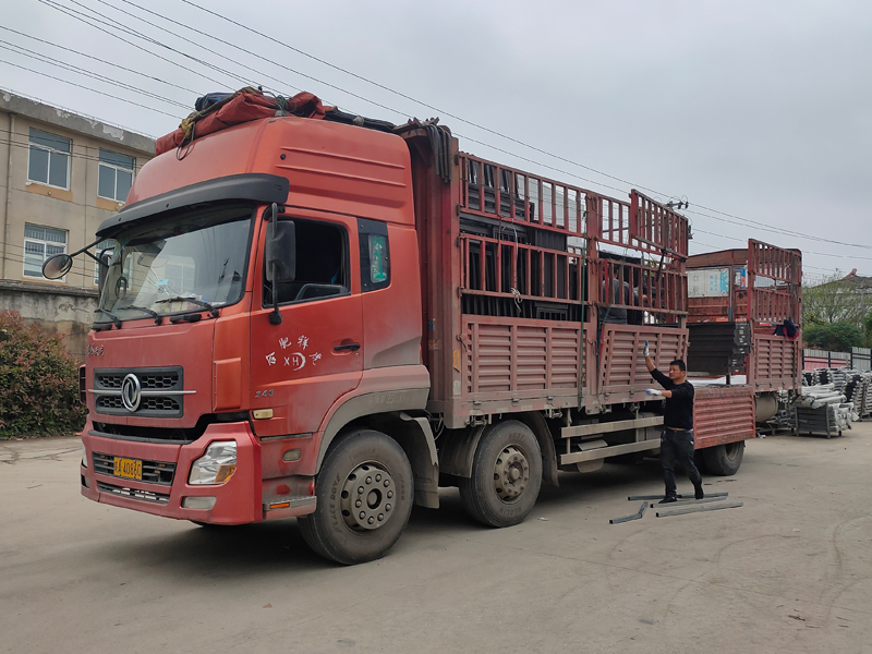 金用護欄2021年4月22日鋁合金百葉窗發貨！