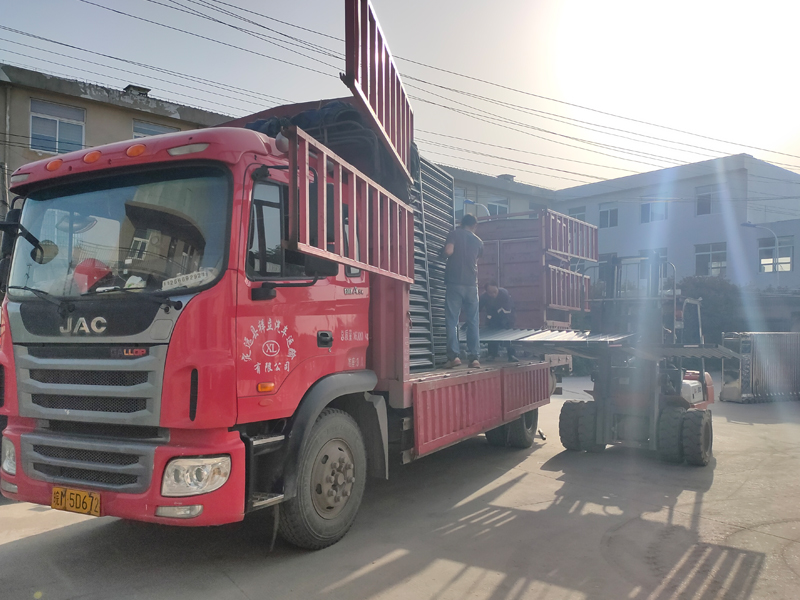 金用護(hù)欄2021年4月30日鋅鋼百葉窗發(fā)貨！