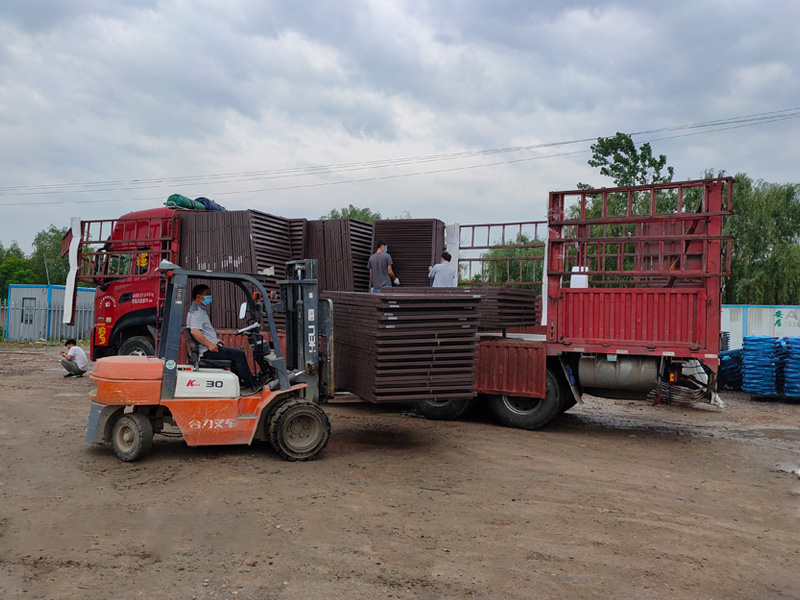 金用護欄2021年5月15日鋅鋼百葉窗發貨！