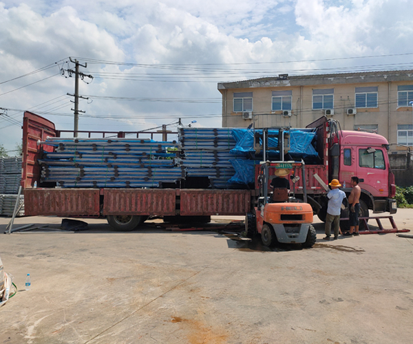 金用護欄2021年6月15日鋅鋼陽臺護欄發貨！