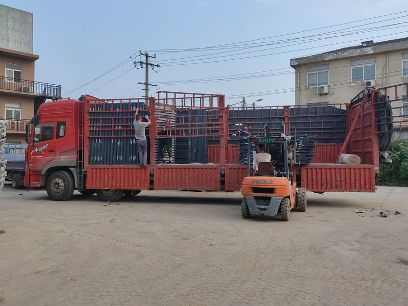 金用護欄2021年6月30日鋅鋼百葉窗發(fā)貨！