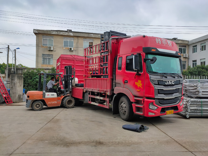 金用護(hù)欄2021年7月3日鋅鋼百葉窗發(fā)貨！