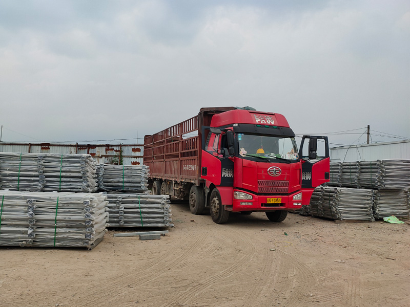 金用護(hù)欄2021年7月17日鋅鋼陽臺(tái)護(hù)欄發(fā)貨！