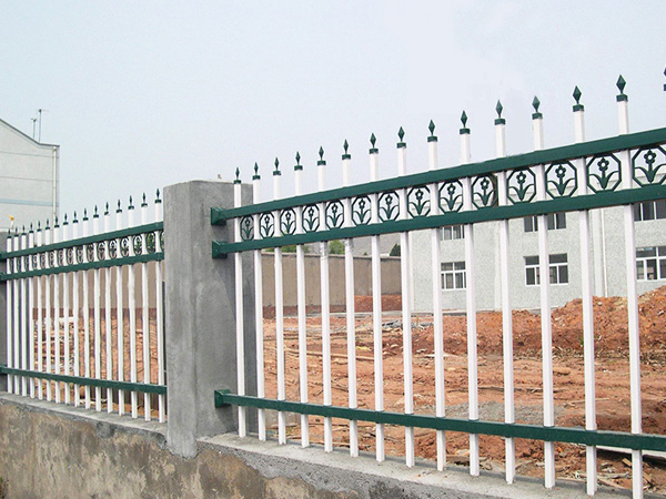 圍墻護(hù)欄多少錢(qián)一平方？