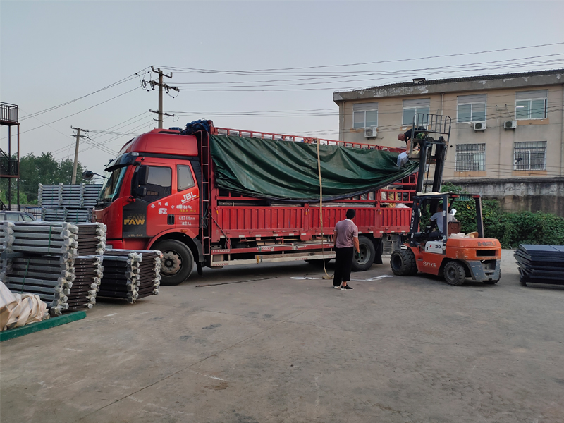 金用護(hù)欄2021年7月30日鋅鋼陽臺(tái)護(hù)欄發(fā)貨！