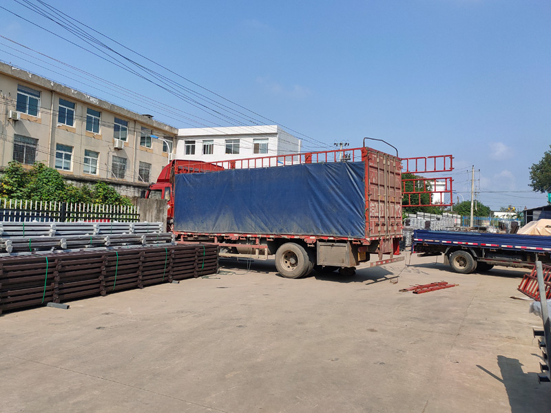 金用護欄2021年8月23日鋅鋼百葉窗發貨！