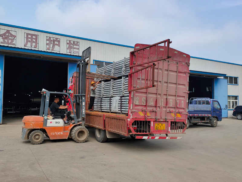 金用護欄2021年9月2日鋅鋼陽臺護欄發貨！