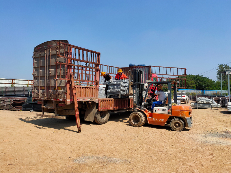  金用護欄2021年9月13日鋅鋼陽臺護欄發貨！