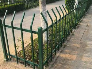 綠化護(hù)欄廠家怎么選擇？