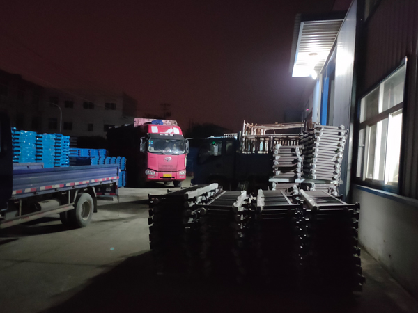 金用護欄2021年10月21日鋅鋼樓梯欄桿發貨！