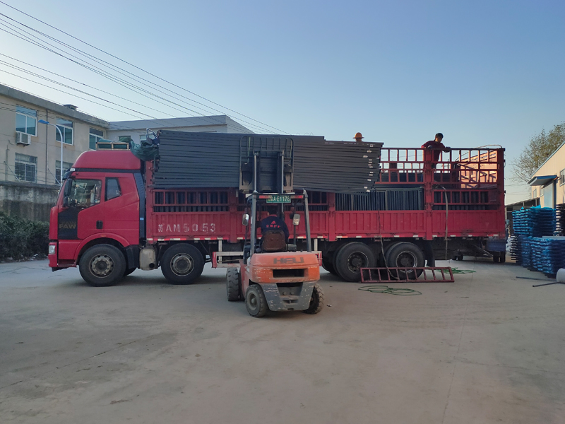 金用護欄2021年11月15日鋅鋼百葉窗發(fā)貨！