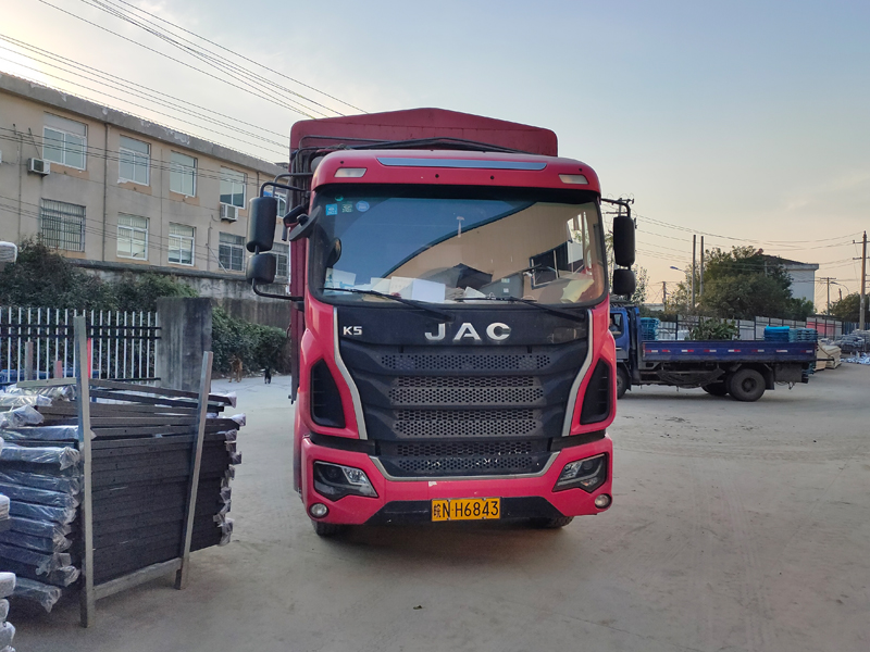 金用護欄2021年11月17日鋅鋼百葉窗發貨！