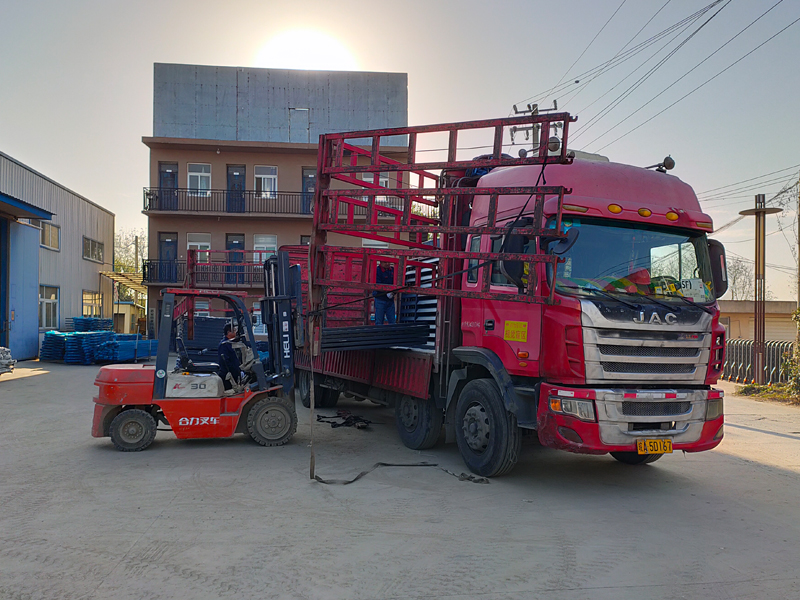 金用護(hù)欄2021年11月23日鋅鋼百葉窗發(fā)貨！