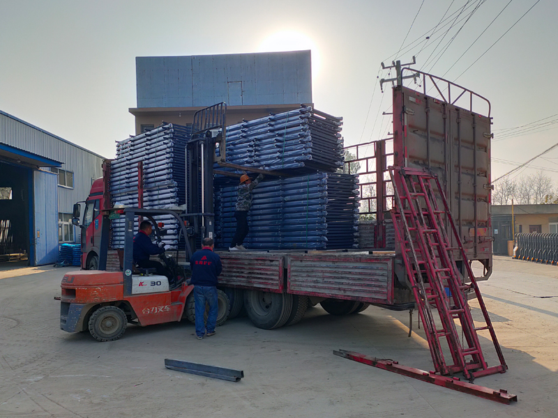 金用護欄2021年11月30日鋁合金玻璃欄桿發貨！