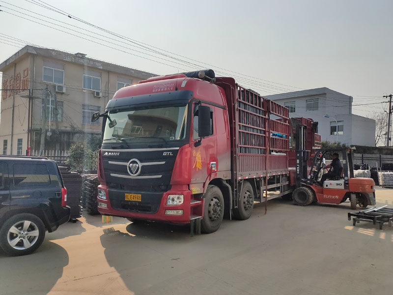 金用護欄2022年3月1日鋅鋼百葉窗裝車發(fā)貨！